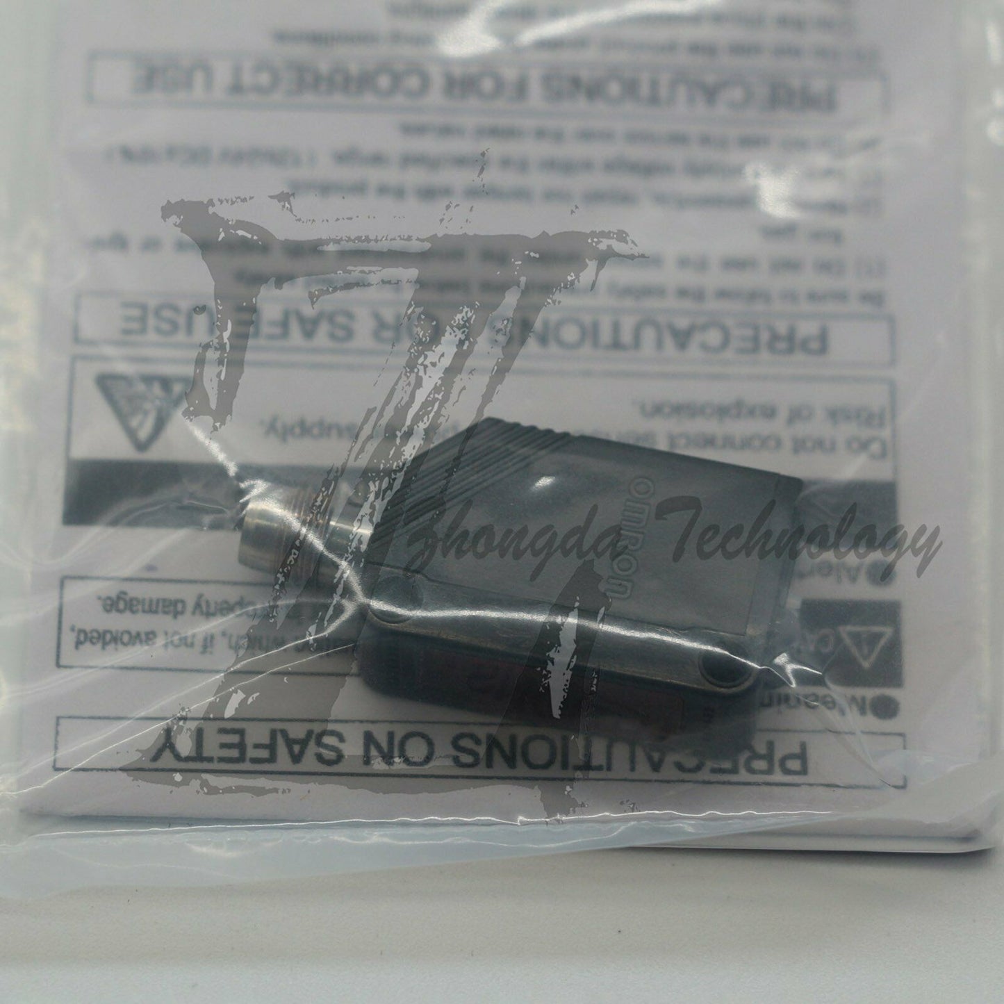 1PC NEW Omron Photoelectric Switch E3Z-LL86 12-24VDC E3ZLL86 - OMRON