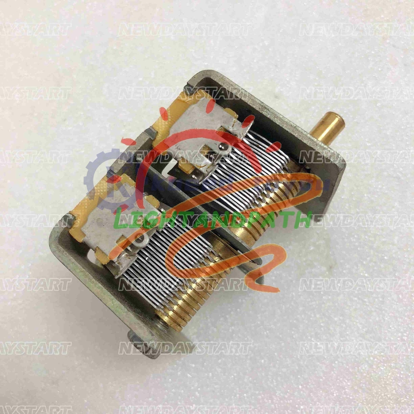 1pcs 365+365pF Broadcast Dual Gang Dual-unit Air Dielectric Variable Capacitor