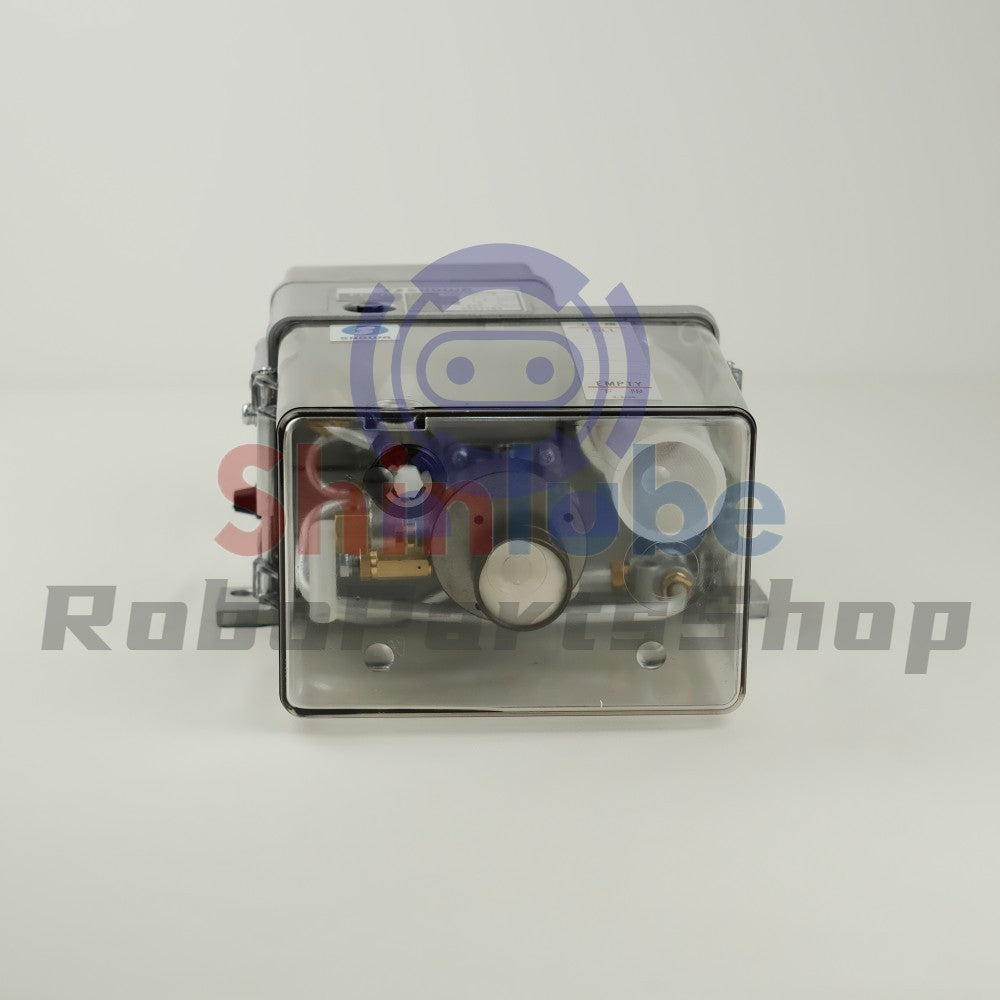 Showa Lubricator LCB4-011B Auto Lubrication Oil Pump, 2.0 Liter Tank, 200V
