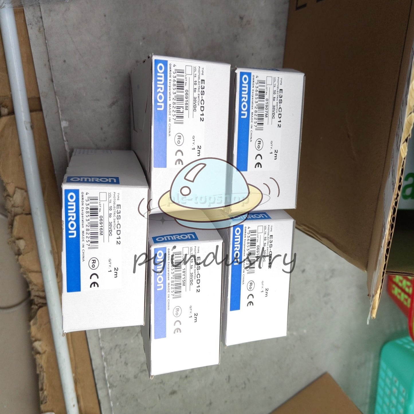 1PC Omron E3S-CD12 Photoelectric Switch Sensor E3SCD12 10-30VDC 2M plc