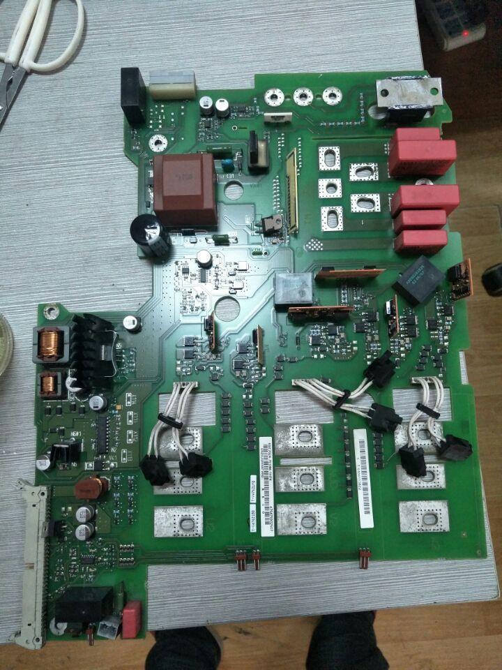 6SE7024-7ED84-1HF4 - SIEMENS