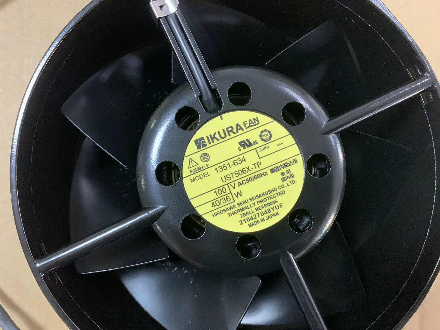 new 1pcs IKURA US7506X-TP 100V iron leaf fan