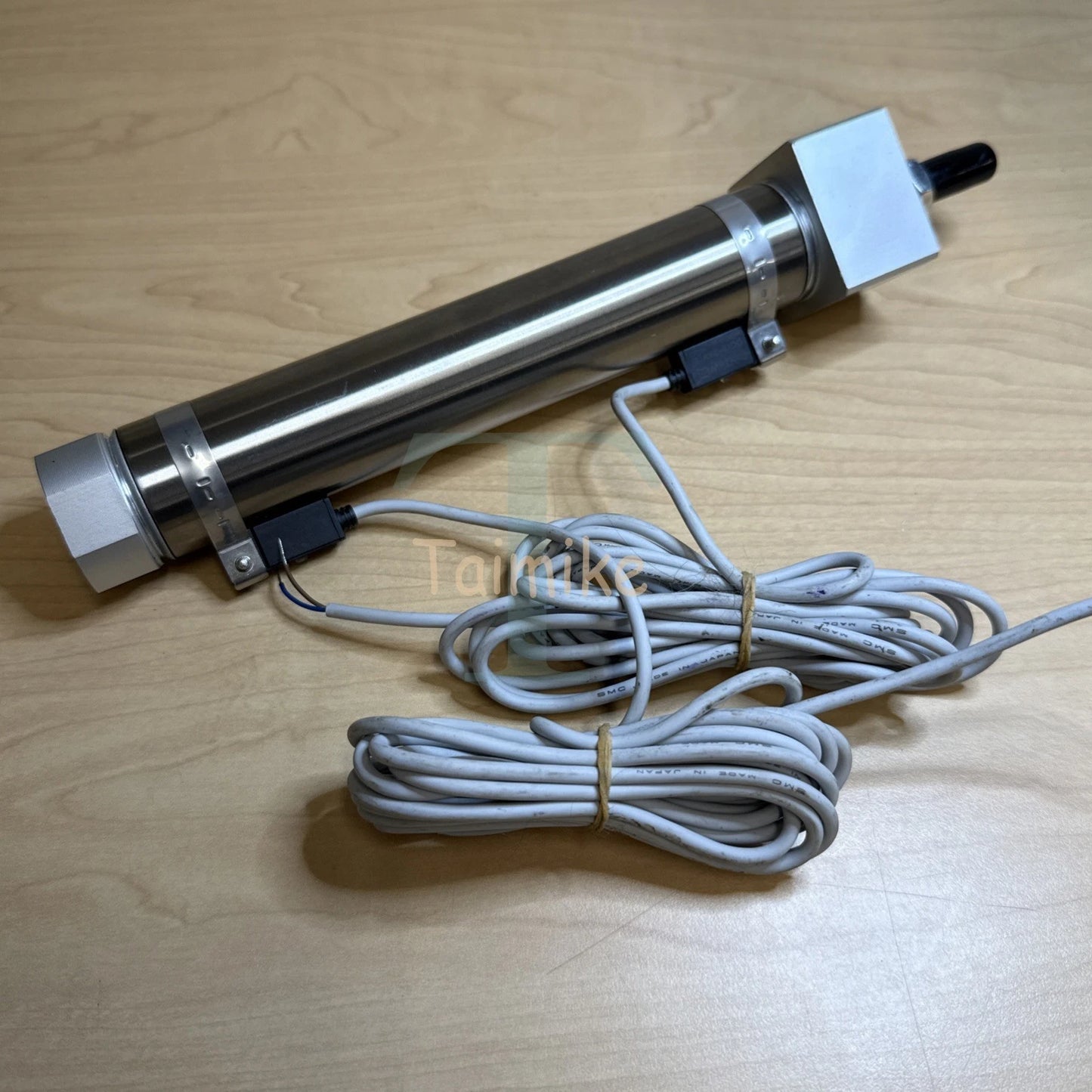 ! SMC CDM2RB32-150Z-H7BWL Round Body Pneumatic Cylinder w/ D-H7BW Sensors