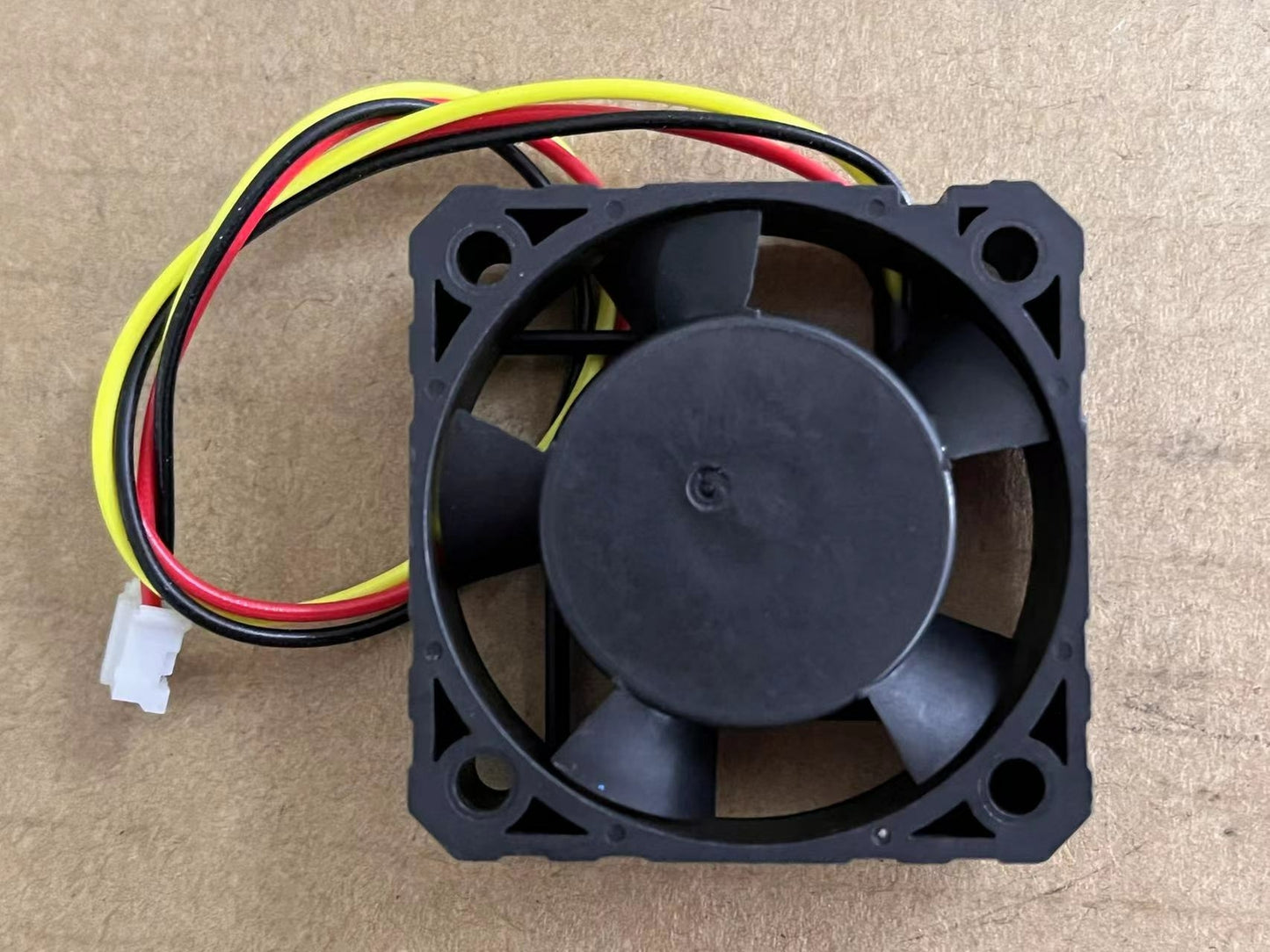 new 1pcs F412RS05MB-02 5V 4CM 3-Wire Cooling Fan