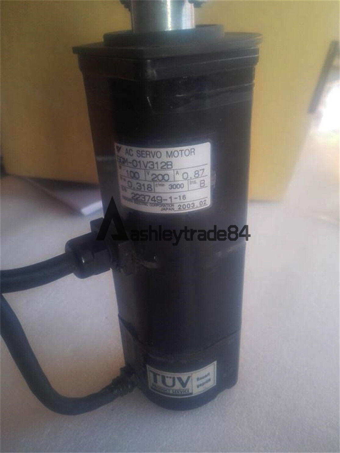 new 1PC Yaskawa servo Motor SGM-01V312B