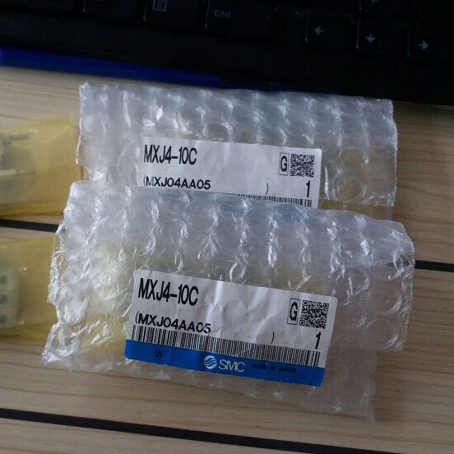 ONE SMC MXJ4-10C Slider Cylinder - SMC