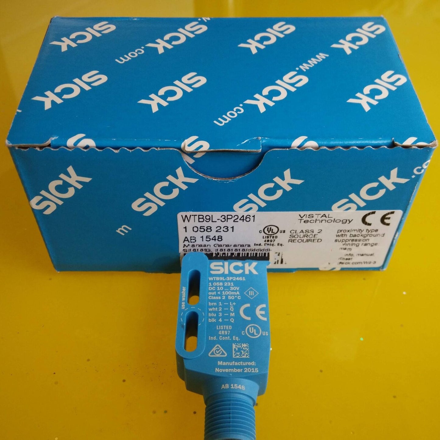 ONE Sick WTB9L-3P2461 Photoelectric Sensor - ONE