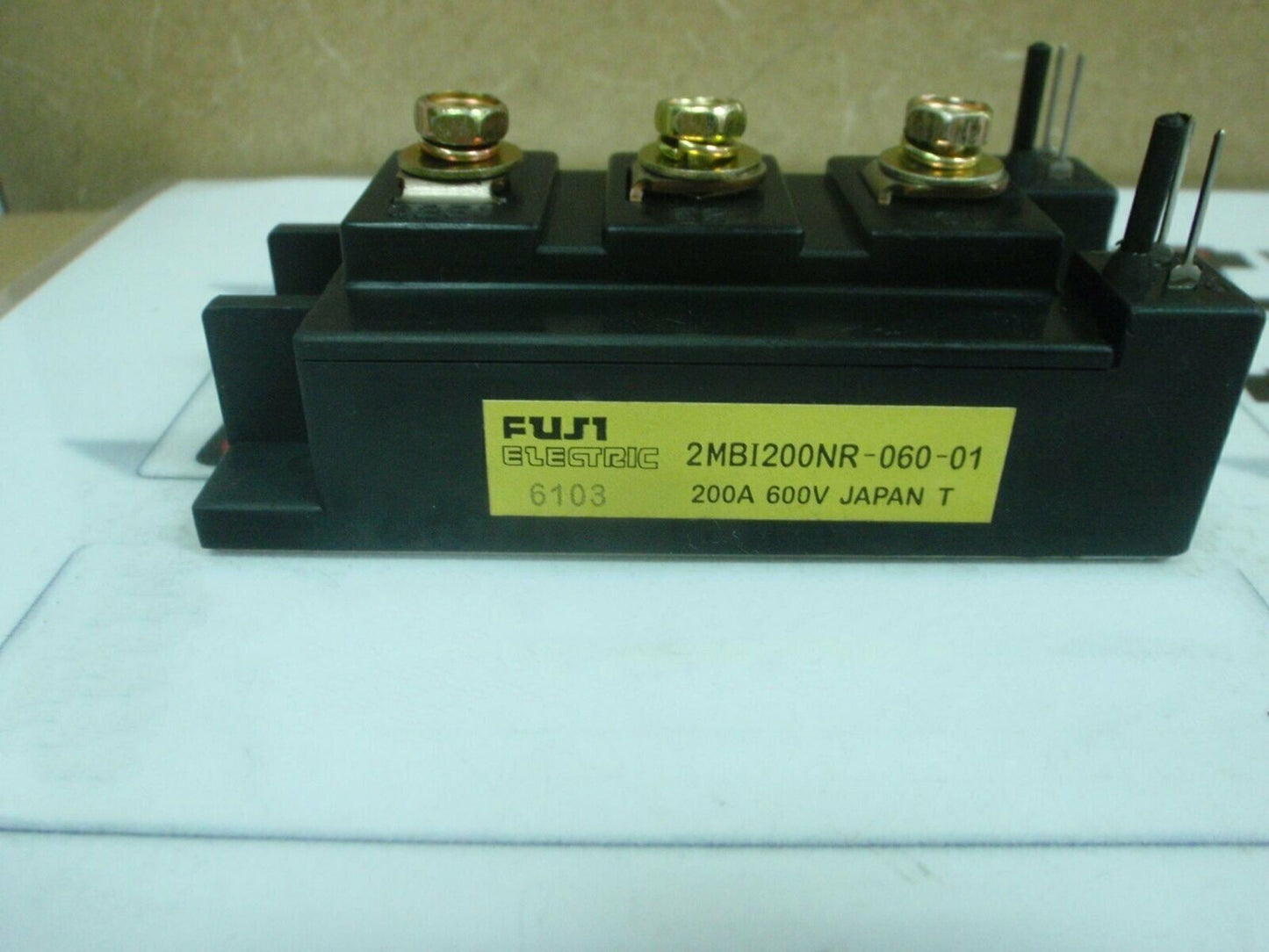 new One FUJI 2MBI200NR-060-01 Module - FUJI