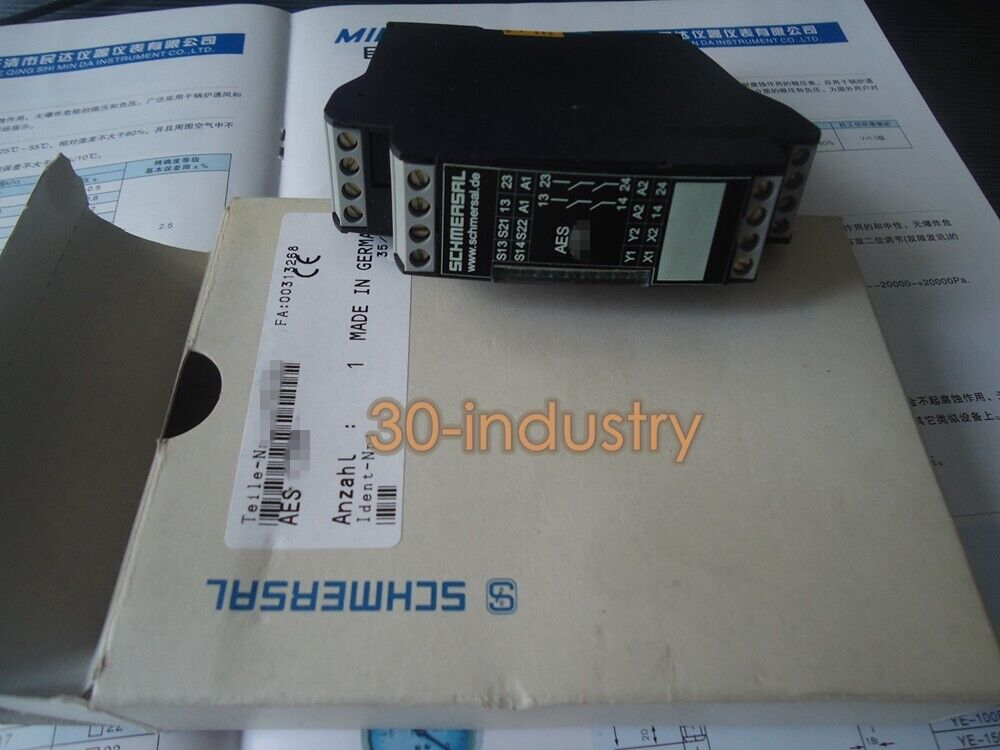 SCHMERSAL AES1135 Safety Relay - New In Box - 1PCS - SCHMERSAL