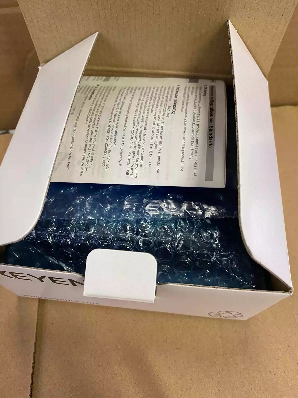 KEYENCE KV-XLE02 PLC Module with Box – Compact Control Unit - KEYENCE