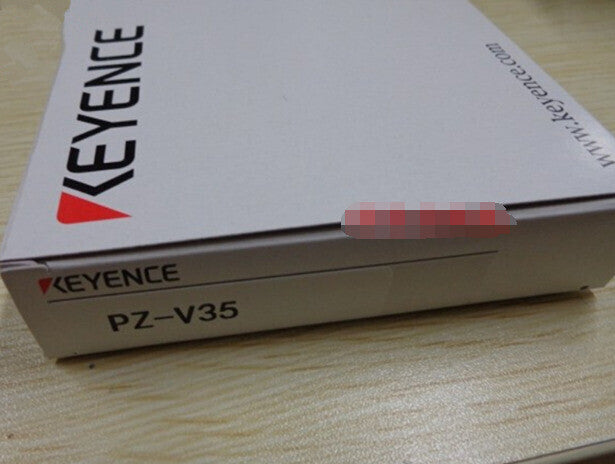Keyence PZ-V35 Sensor in box
