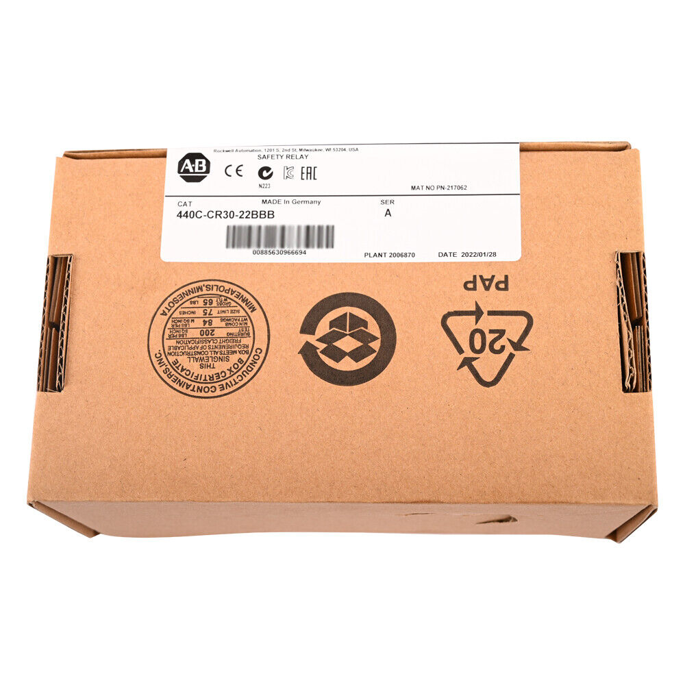 440C-CR30-22BBB Safety Relay with 4 Safety Out 12 Safety In Programable Safety Relay AB NIB - BRAND NAME