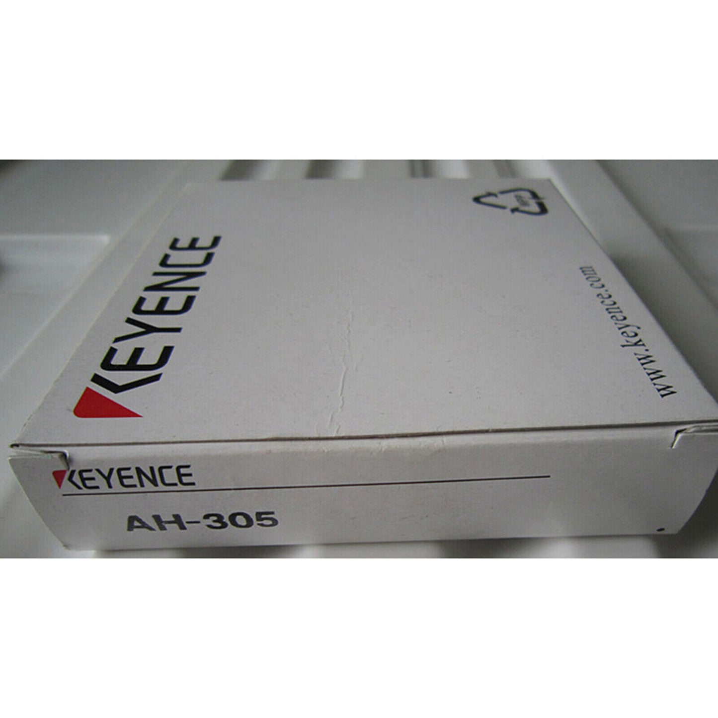 New One Keyence AH-305 Sensor in Box - KEYENCE