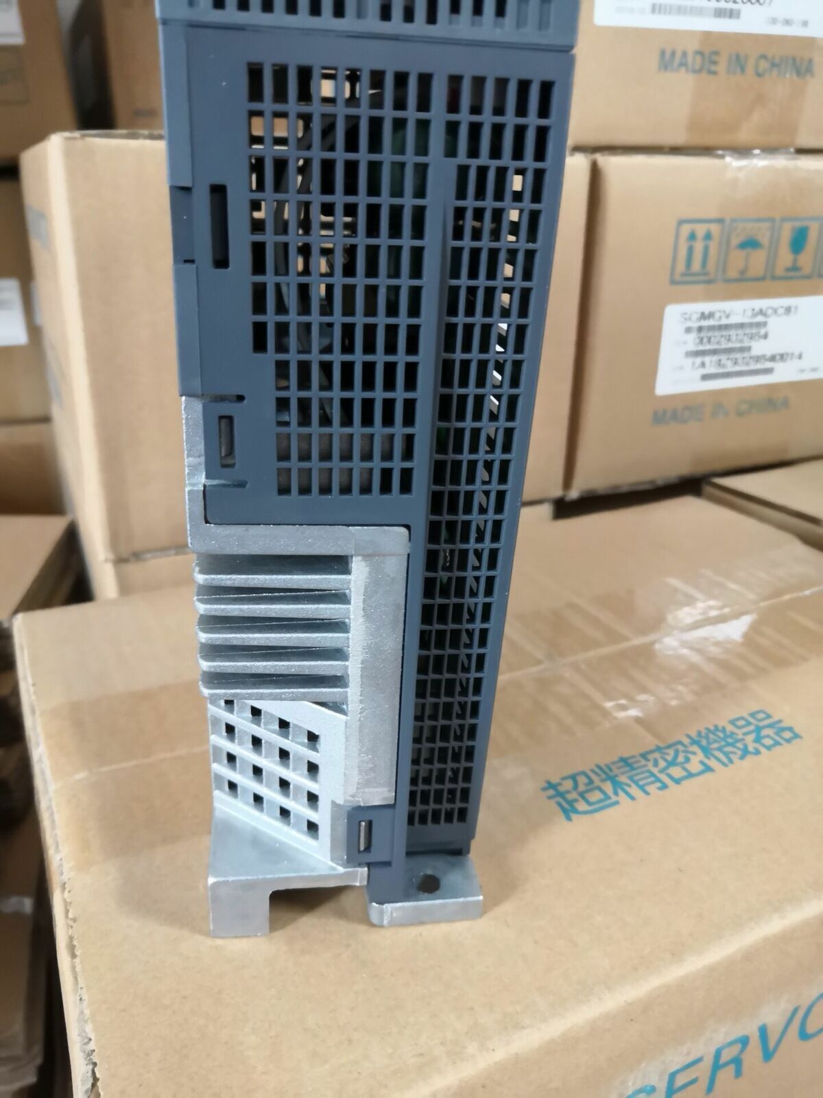 Mitsubishi servo drive MR-J4-100A in Good Condition - MITSUBISHI