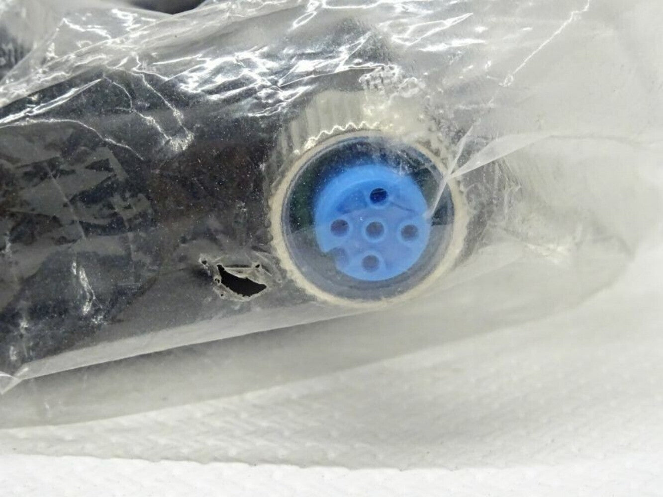 1pcs SICK YF2A15-100UB5XLEAX 2095619 Cable line