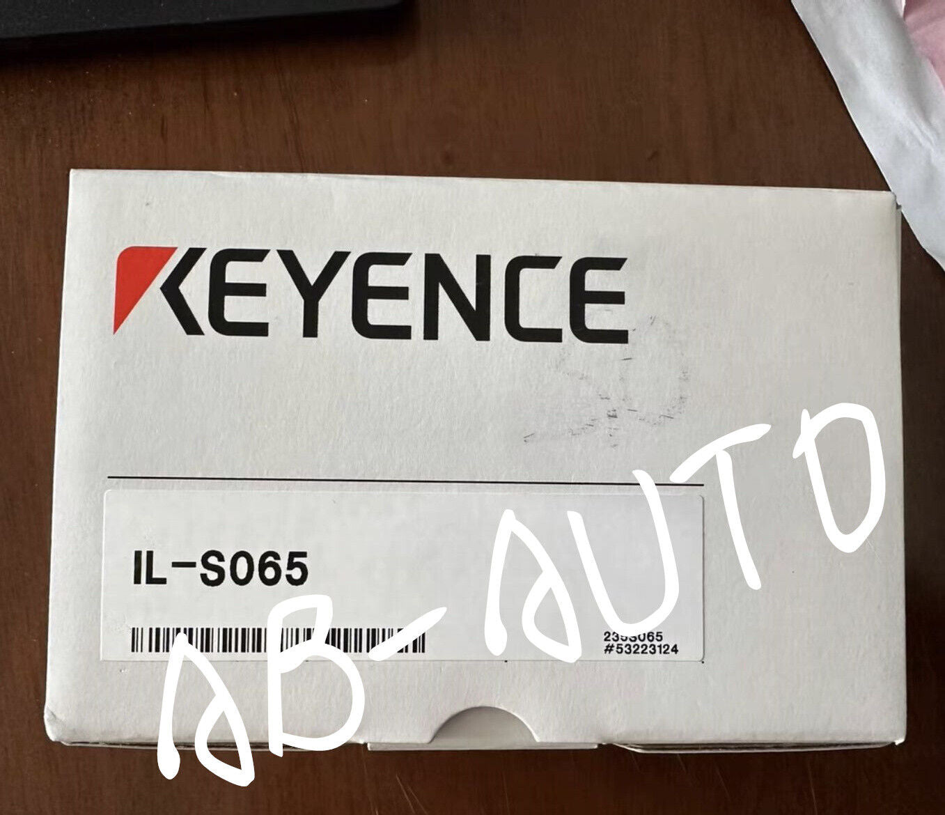 IL-S065 Displacement Sensor with KEYENCE Technology | Precision Monitoring for Industrial Applications - KEYENCE