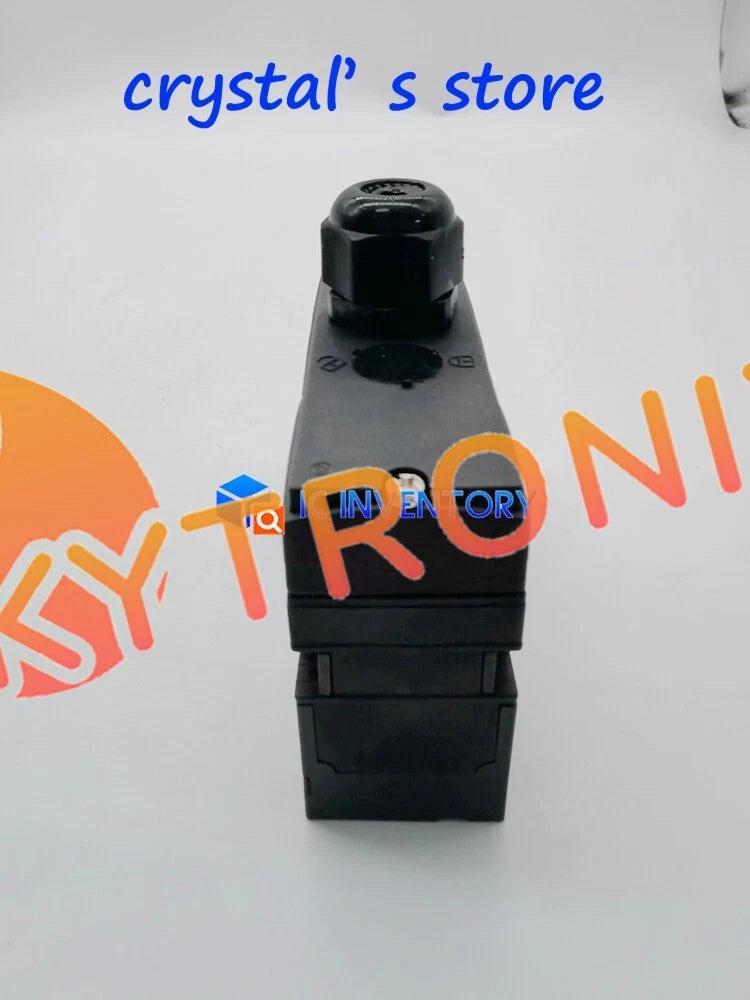 1PCS SCHMERSAL safety switch AZM170-02ZRKA 24VAC/DC