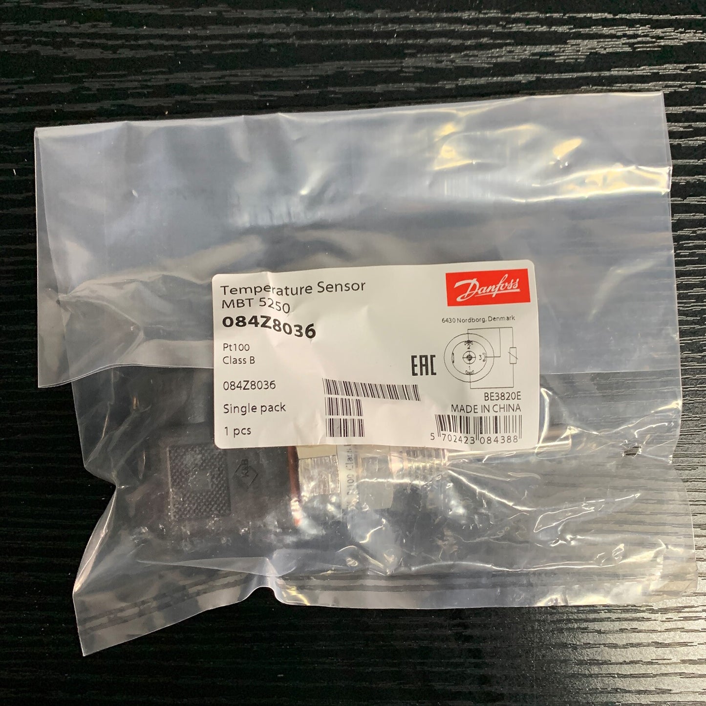 1PCS Danfoss Temperature Sensor MBT5250 084Z8036 Free Shipping