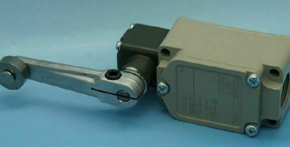 1PCS Omron WLCA2-8 WLCA28 Limit Switch In Box - Free Shipping #OM