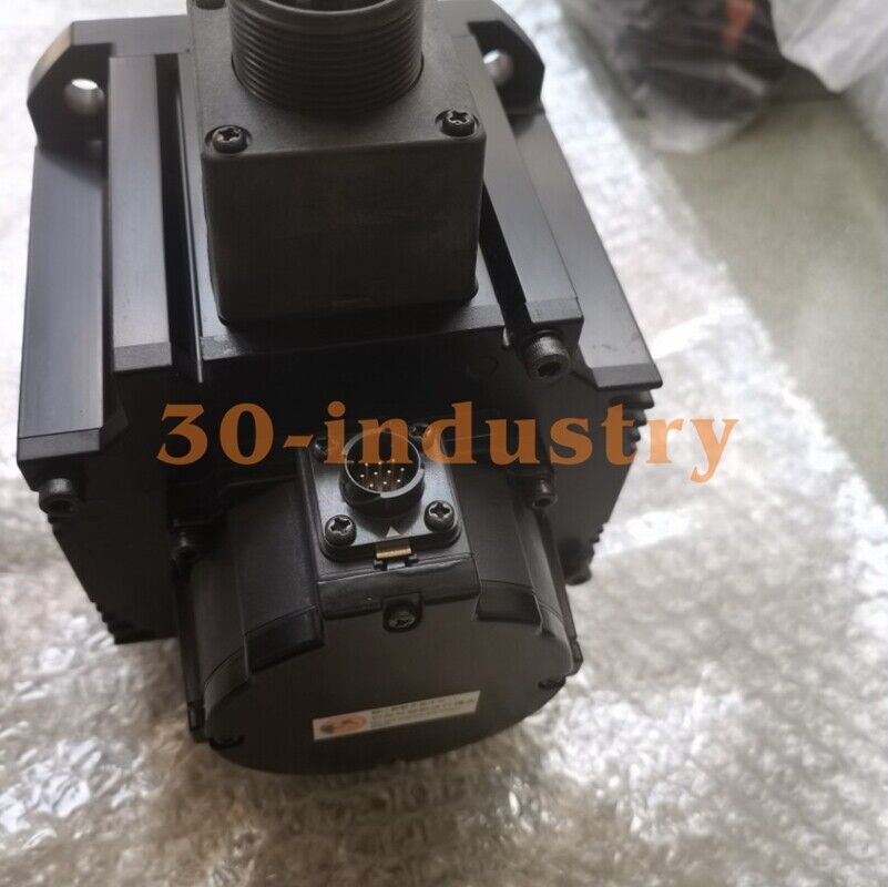 1PCS USED FOR Omron R88M-K1K520F-S2-Z AC Servo Motor - OMRON