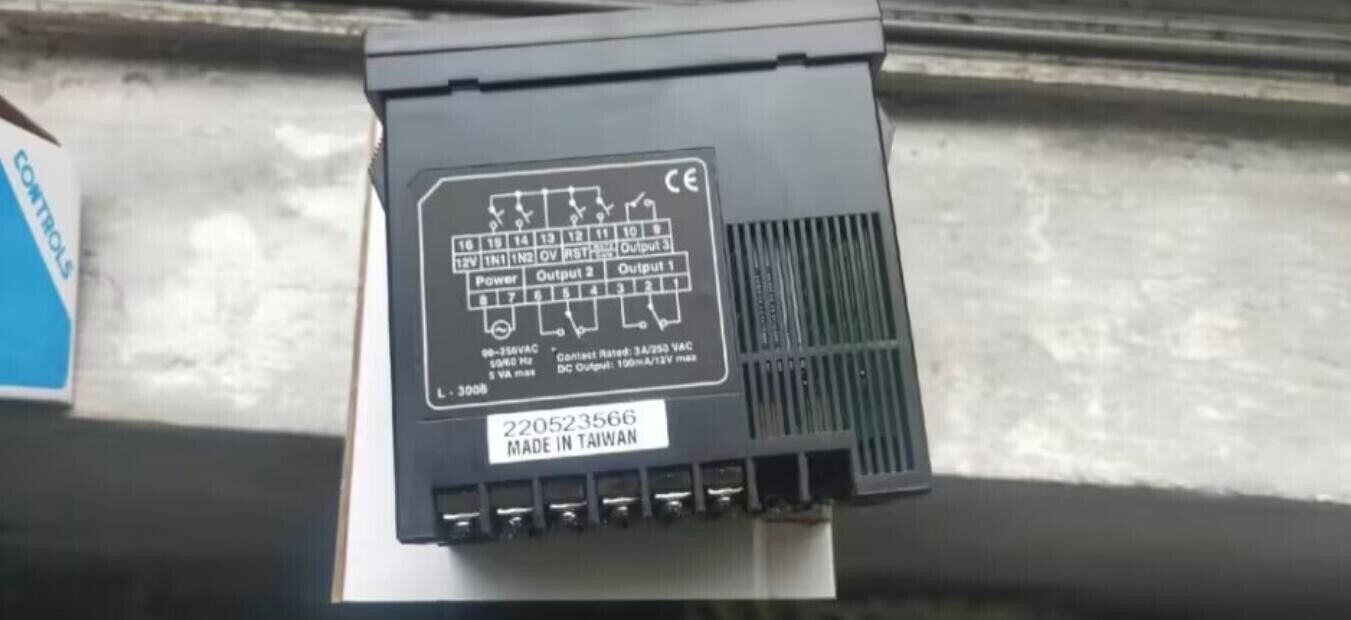 1PC Fotek MC-262 MC262 Counter In Box Free Ship