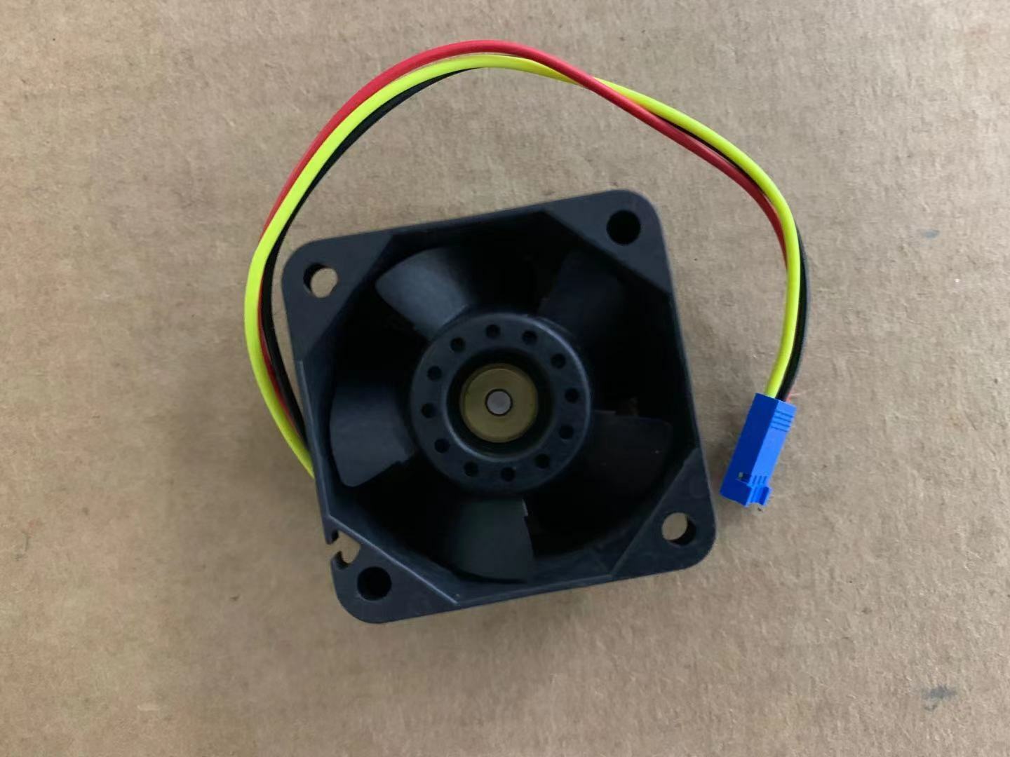 new for Sanyo 109P0424H316 fan 24V 0.095A 40*40*28MM 3pin