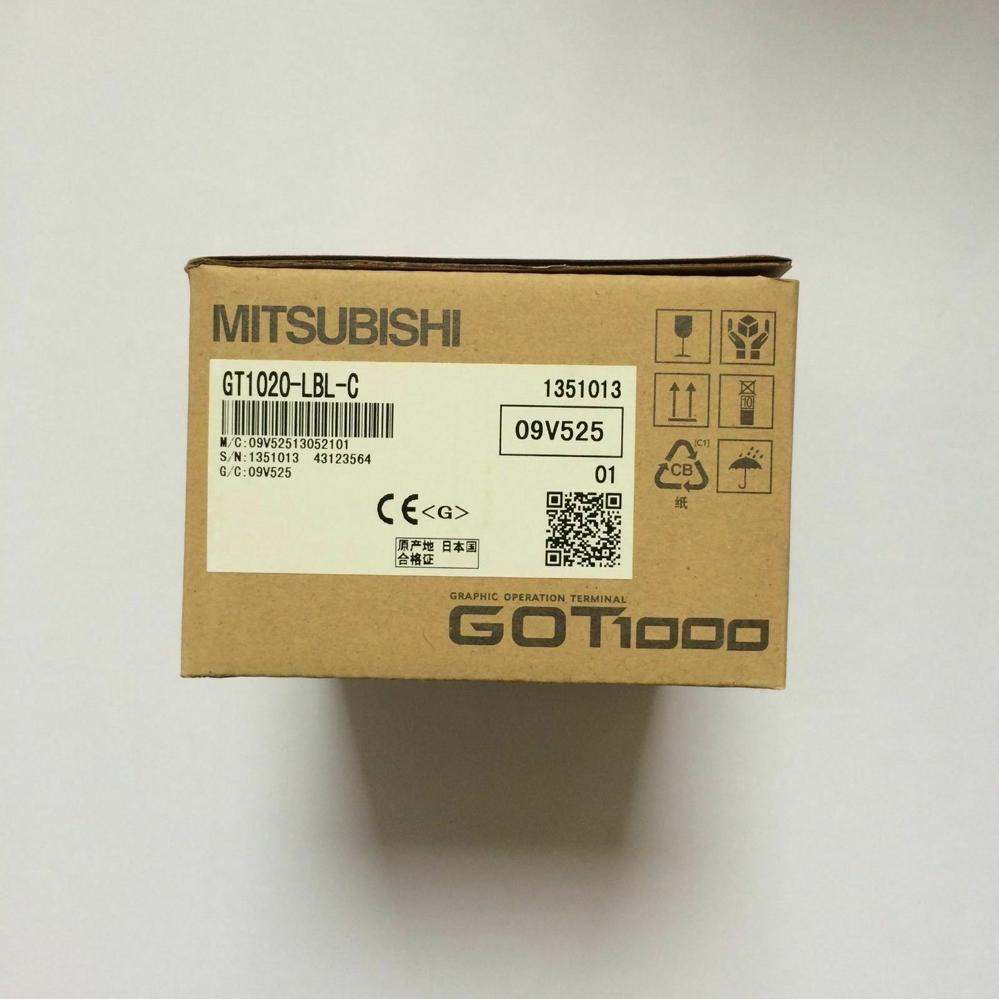 new Mitsubishi in box touch screen GT1020-LBL-C GT1020LBC - MITSUBISHI