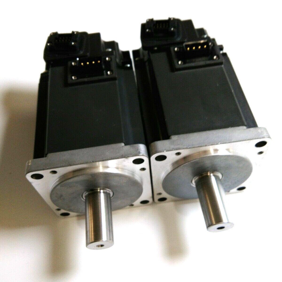 MITSUBISHI HF-MP43 Servo Motor