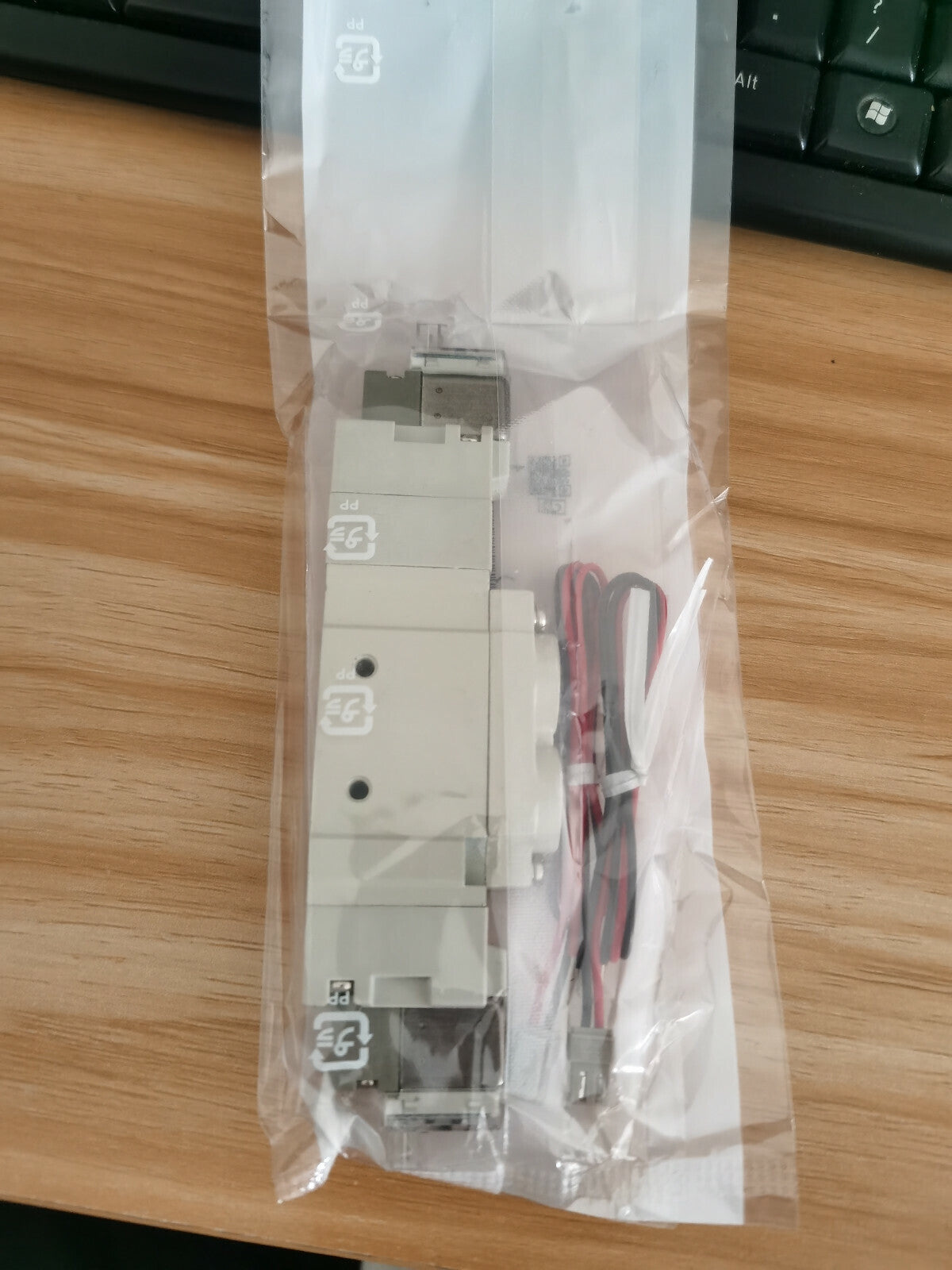 1PCS SMC SY7320-5LZ-02 SY73205LZ02 Solenoid Valve - Free Shipping #SM