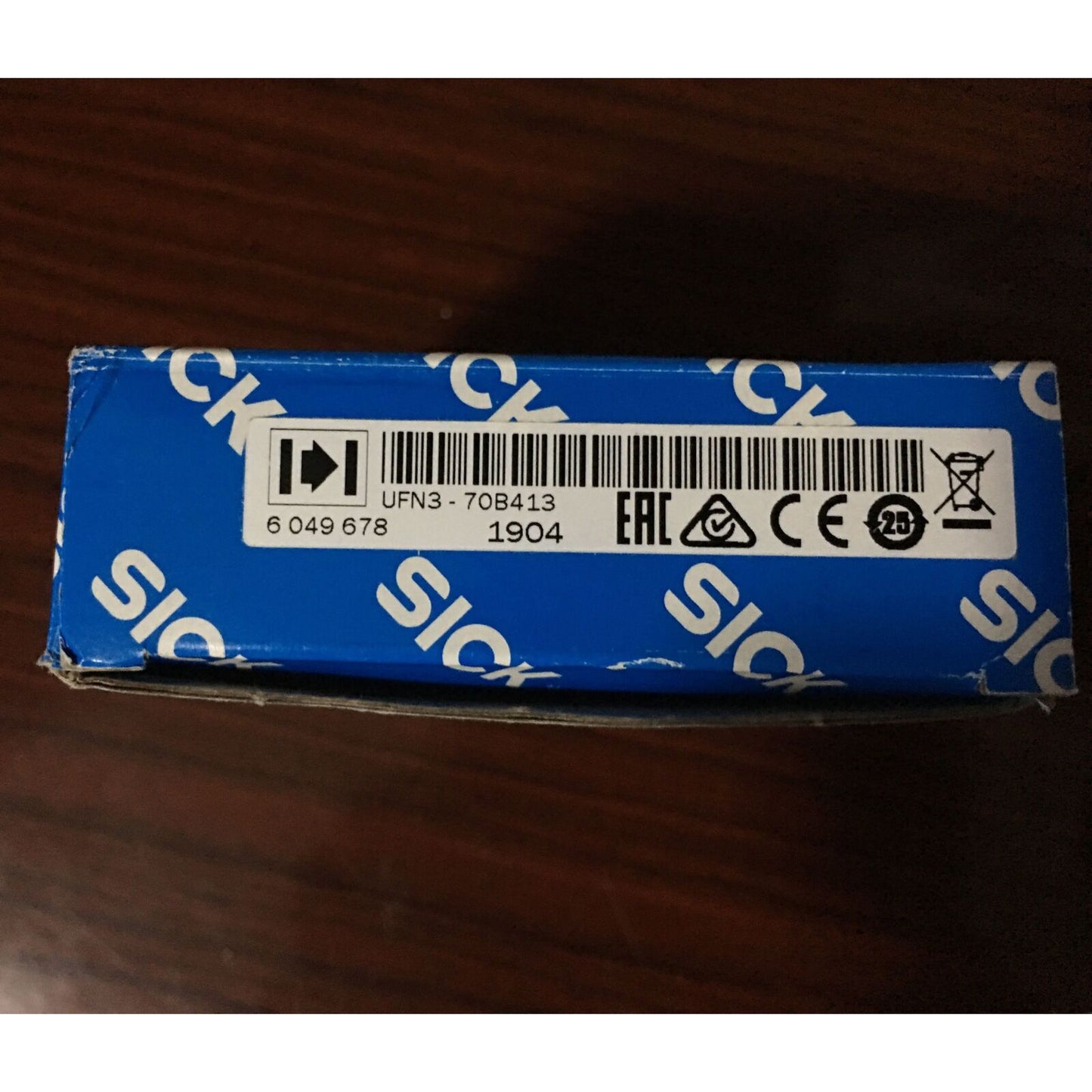 ONE SICK 6049678 UFN3-70B413 Slot type sensor switch - ONE SICK