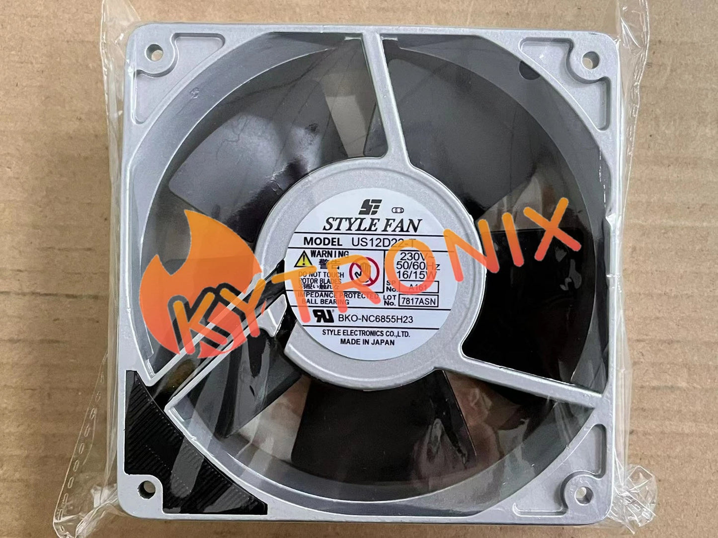 STYLE FAN US12D22-T 220V 230V 16 / 15W 12038 metal iron leaf fan 120 * 120 * 38