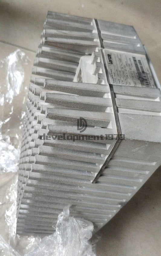 used ONE LENZE frequency converter E82MV152-4B001 - LENAZ