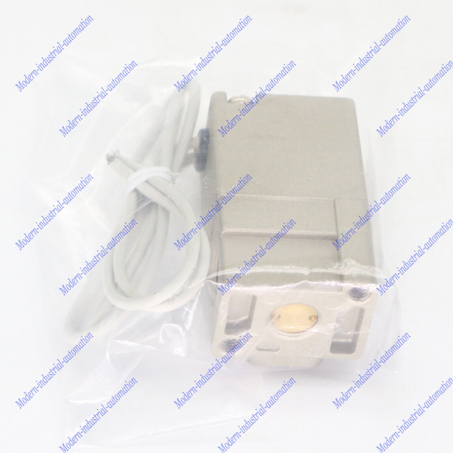 1PCS SMC VT301-025G Solenoid Valve - SMC