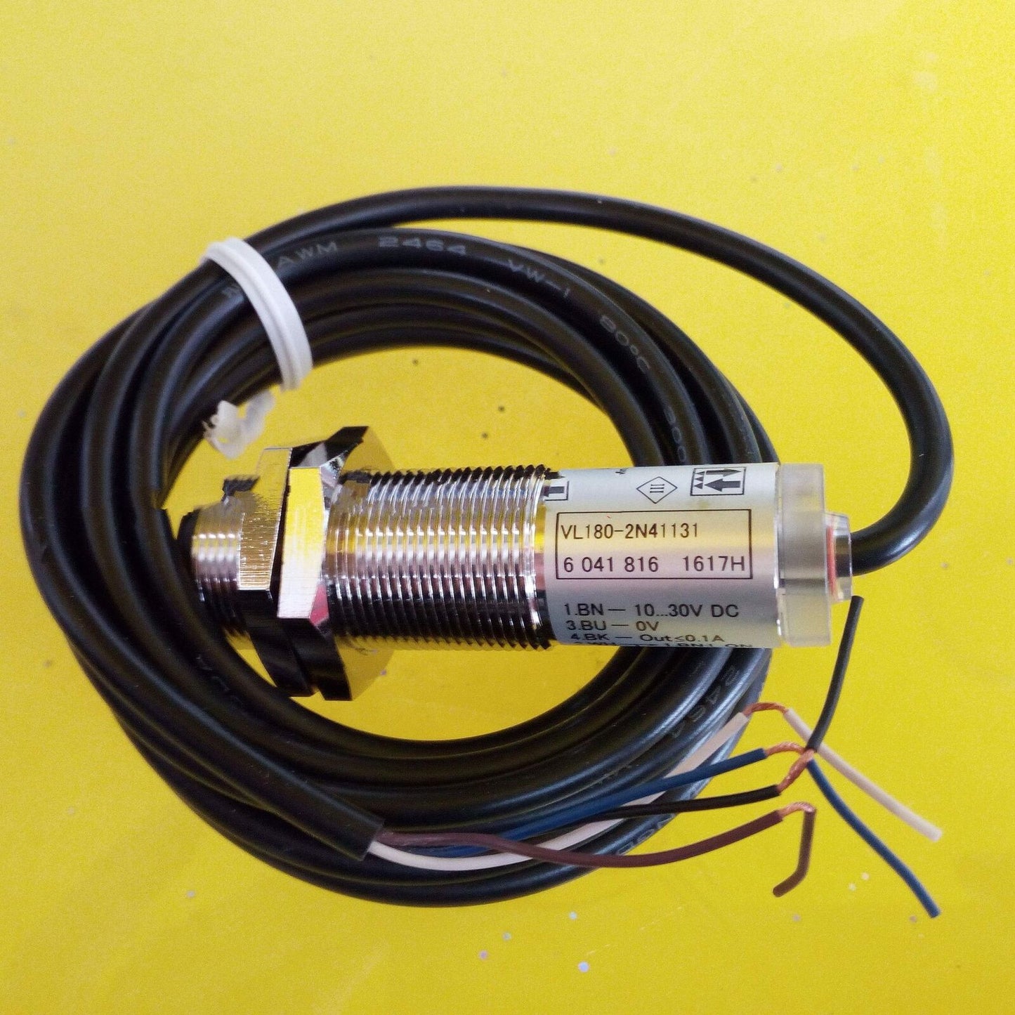ONE Photoelectric Switch Sensor VL180-2N41131 - ONE