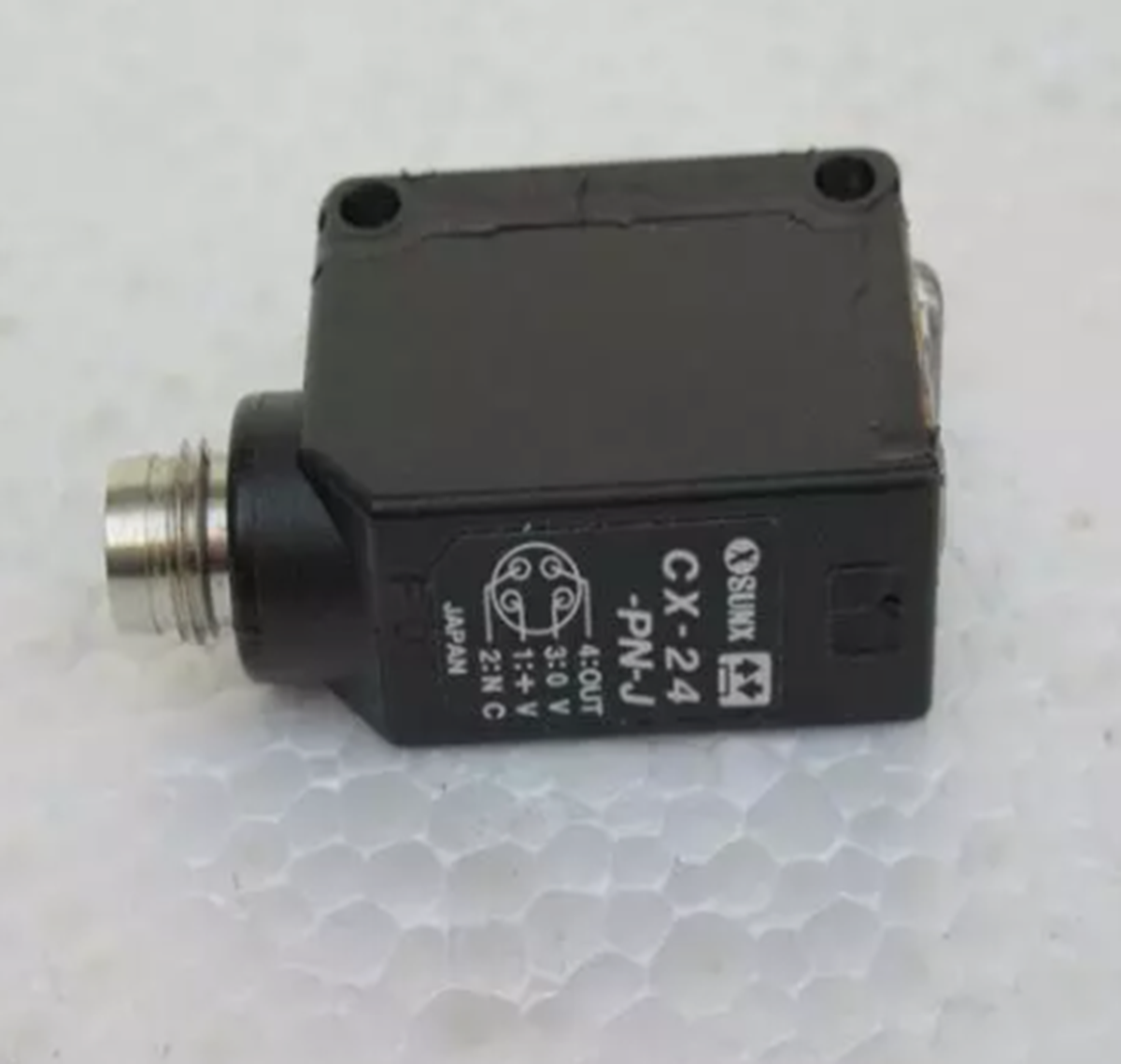 new SUNX CX-24-PN-J Photoelectric Switch