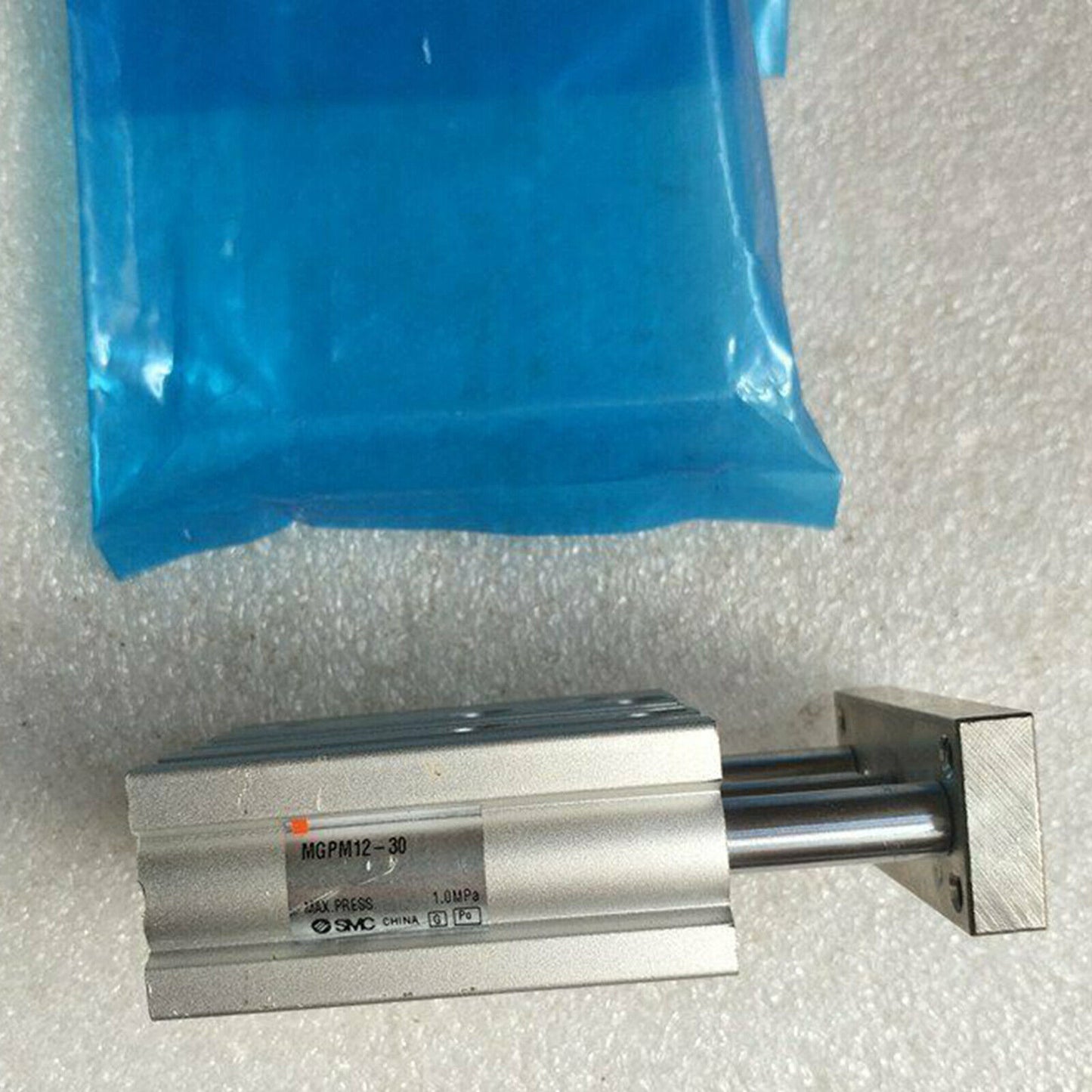 new ONE FOR SMC MGPM12-30 Air Cylinder MGPM1230 Ship - SMC