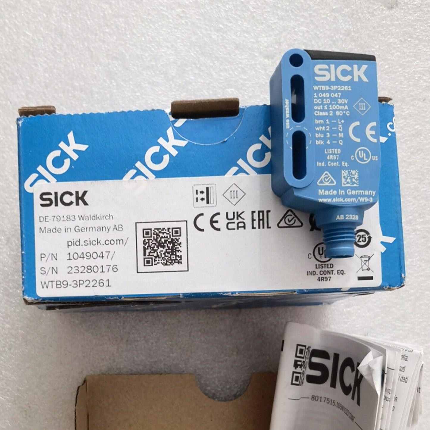 New ONE Photoelectric Sensors WTB9-3P2261 1 Year - ONE SICK