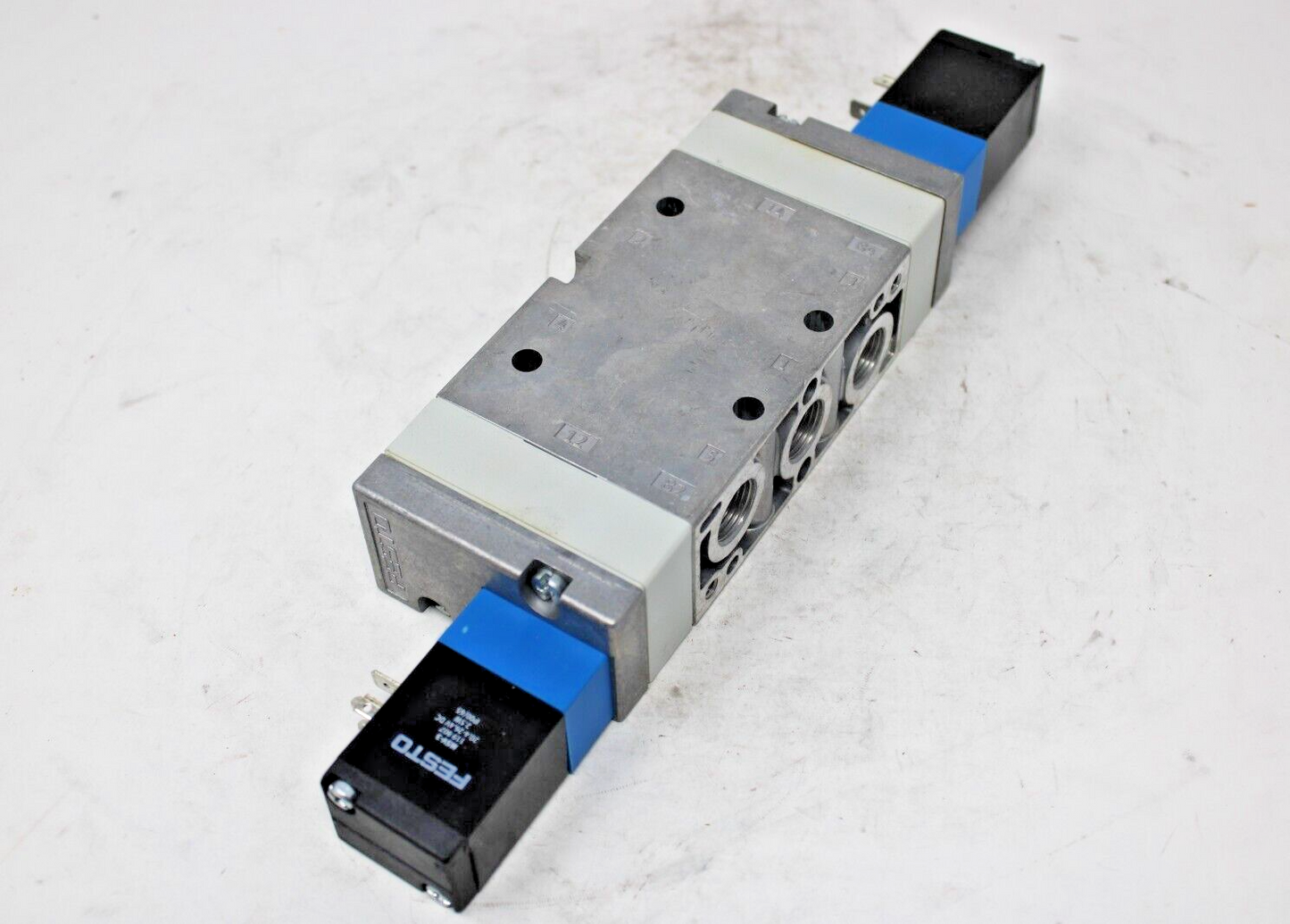 new Festo MVH-5/3G-3/8-S-B Solenoid Valve 15346 - FESTO