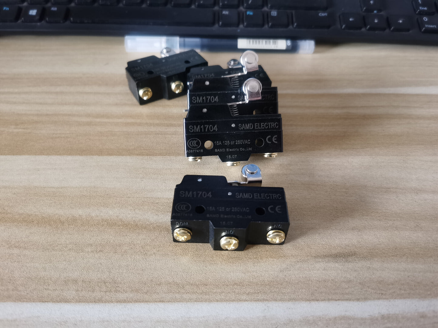 5PCS SAMD SM1704 MICRO SWITCHES FREE SHIP