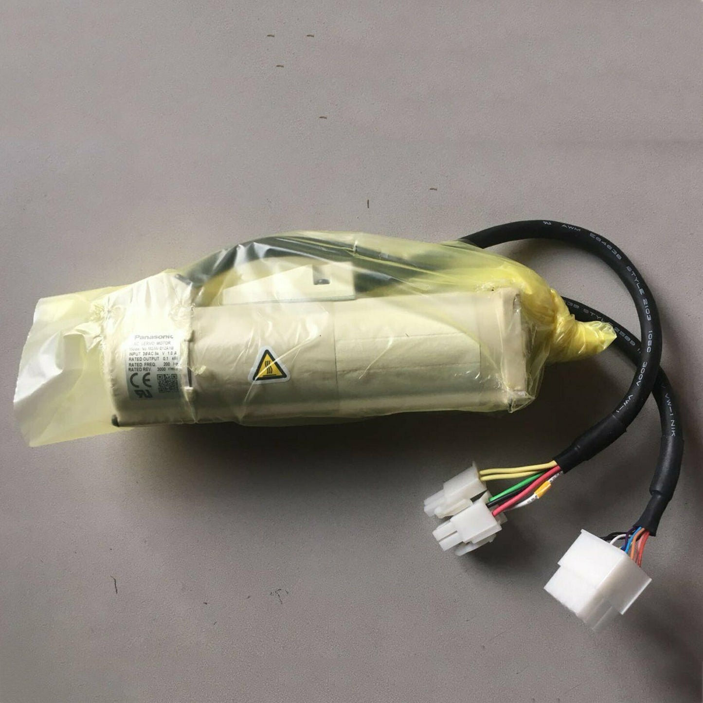 Panasonic servo motor MSMA012A1B - High Performance - PANASONIC