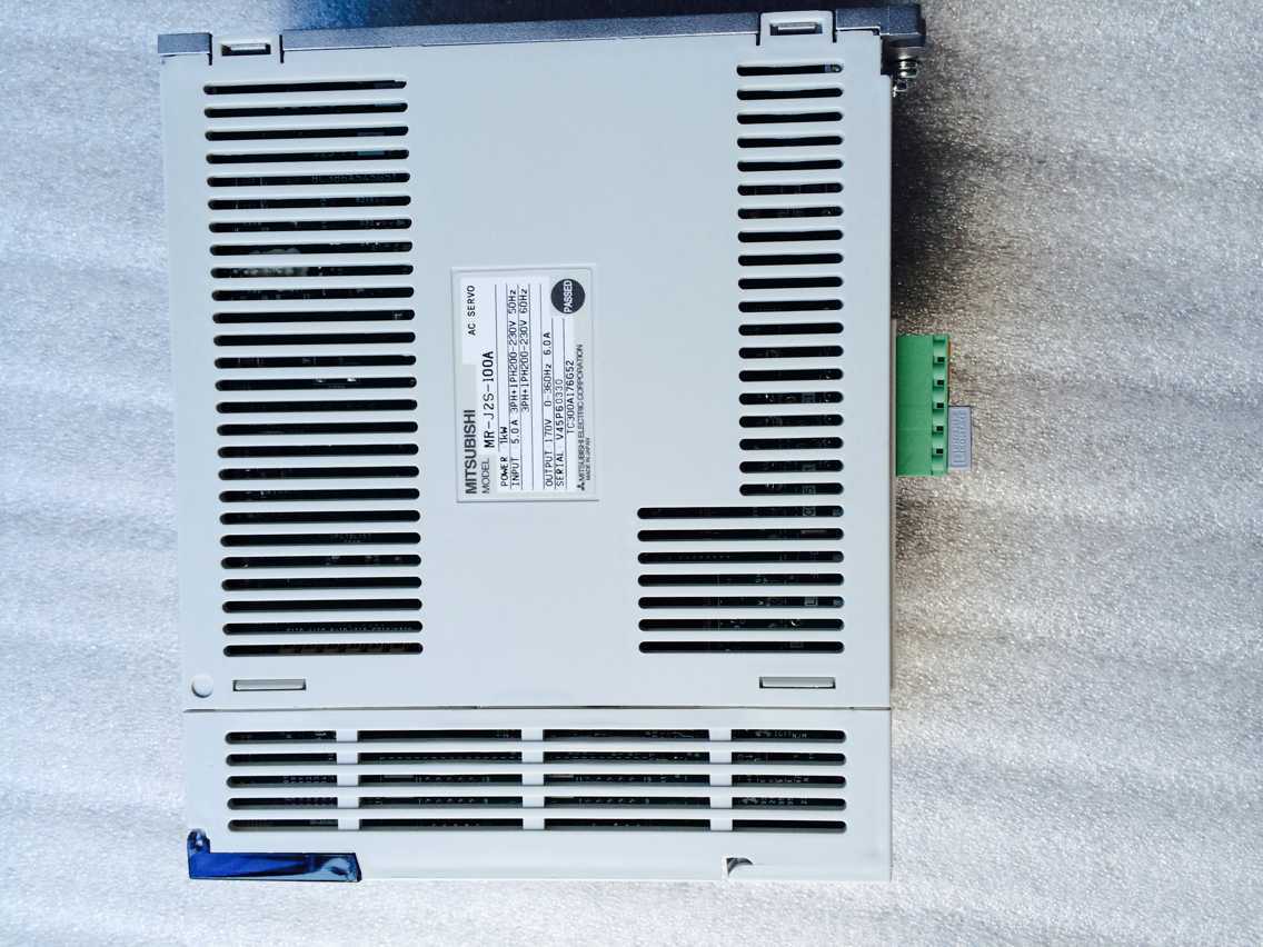 1PC MITSUBISHI AC SERVO DRIVER MR-J2S-100A MRJ2S100A