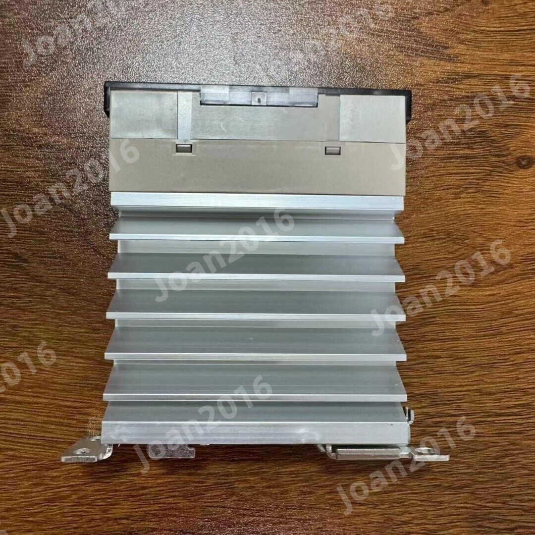 new 1PC Omron G3PE-215B Solid State Relay G3PE-215B DC12-24 In Box - OMRON