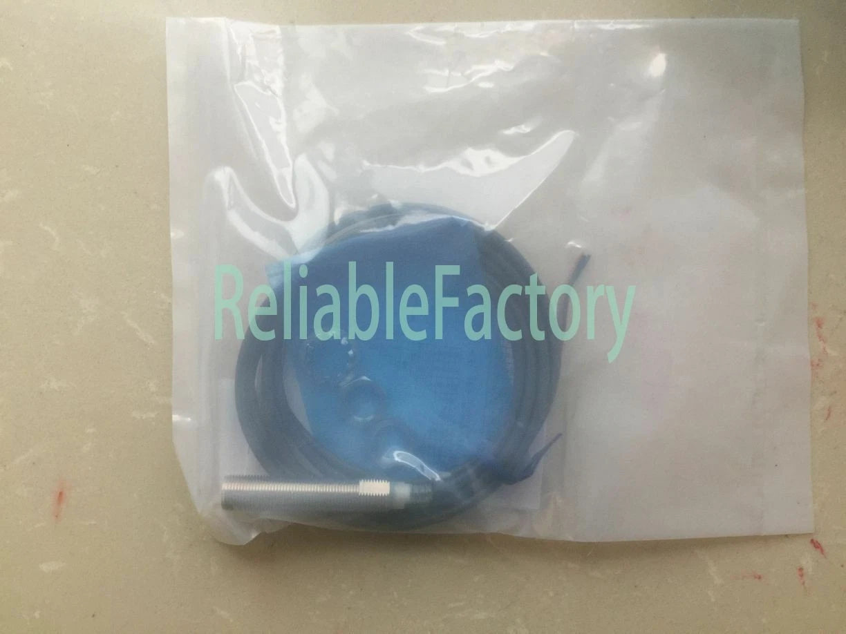 Omron E2A-M12LS04-WP-B1