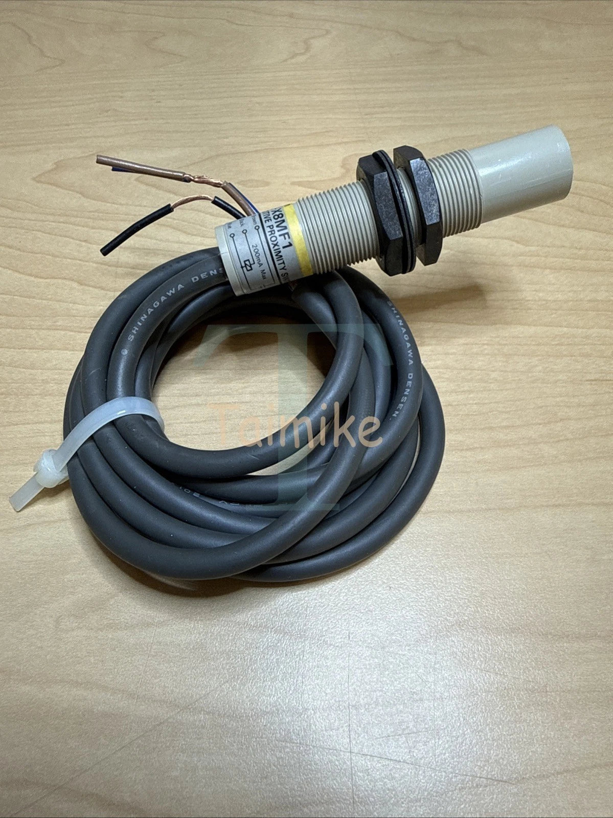 ! Omron E2K-X8MF1 Capacitive Proximity Switch