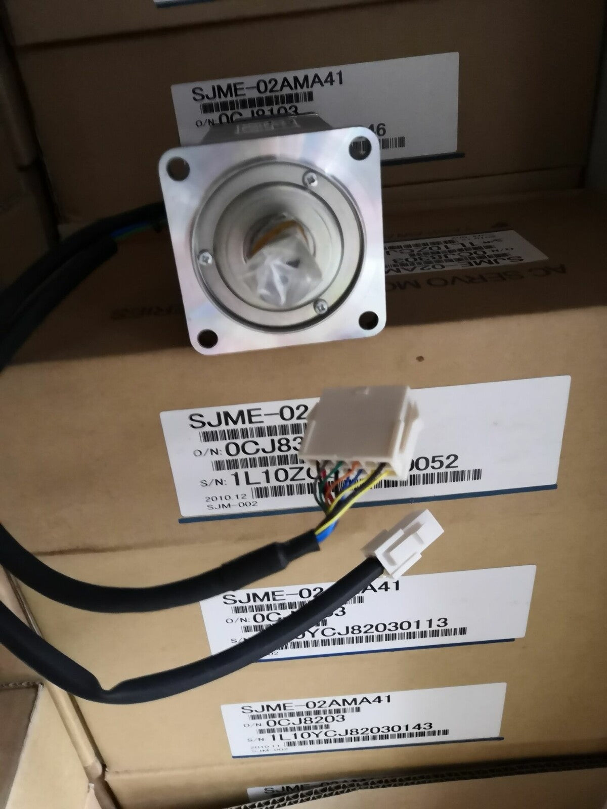 One Yaskawa SJME-02AMA41 Servo Motor ping
