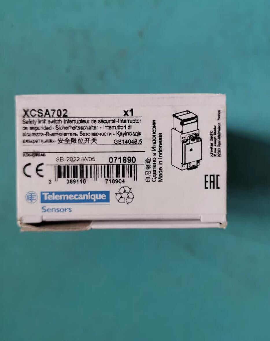 1PC Schneider XCSA702 XCS-A702 Safety Limit Switch Free Ship
