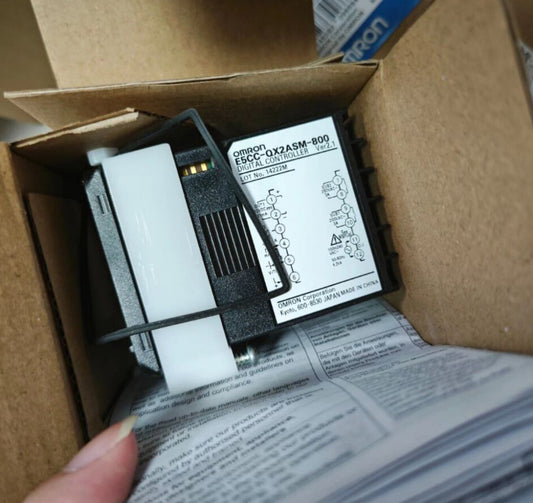 1PC Omron E5CC-QX2ASM-800 Temperature Controller 100-240VAC Free Ship