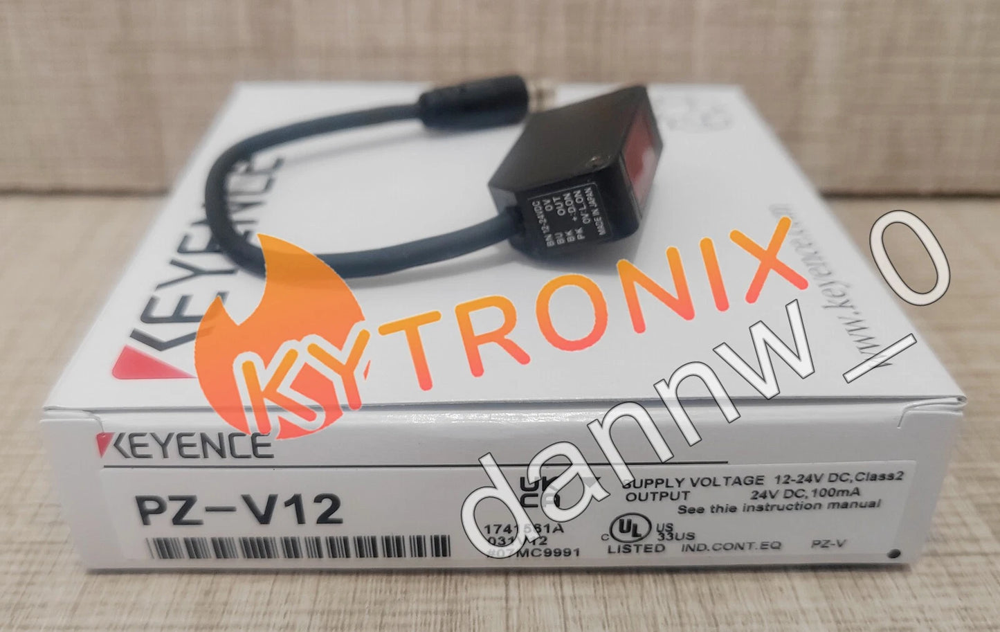 KEYENCE PZ-V12 Photoelectric Sensor