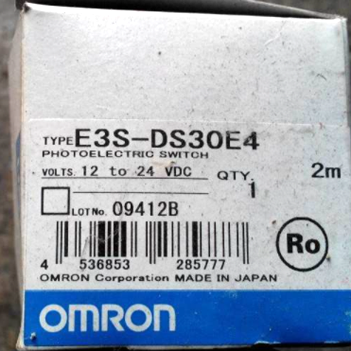 OMRON E3S-DS30E4 | Photoelectric Sensor, Diffuse Reflective, Pre-Wired - OMRON