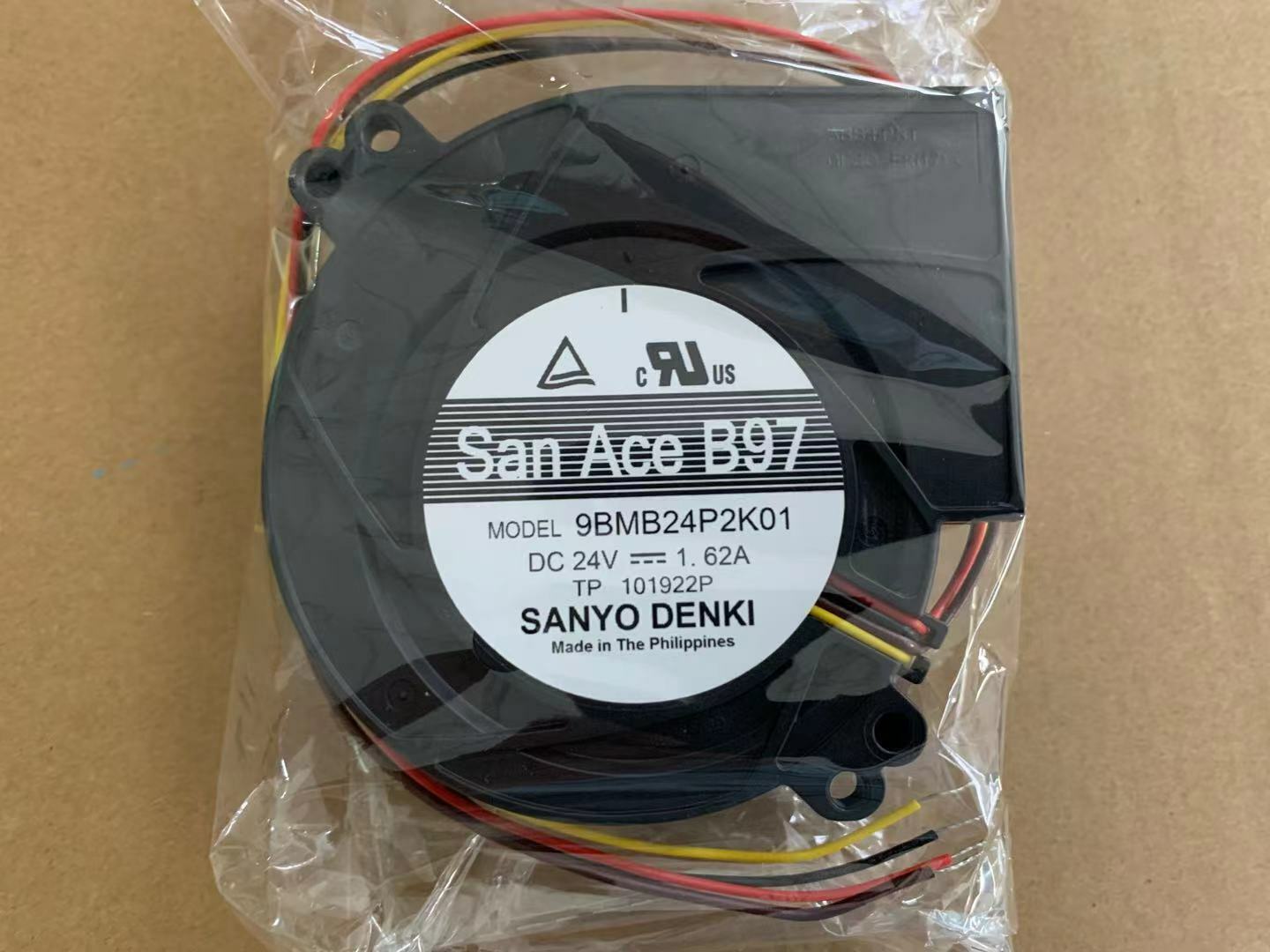 new 1pcs SANYO 9BMB24P2K01 24V 1.62A large air volume cooling fan
